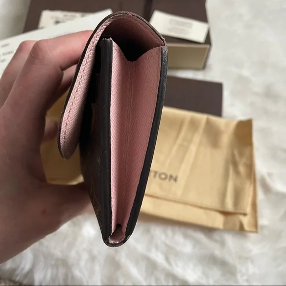 Louis Vuitton Emilee Wallet - Picture 12 of 15